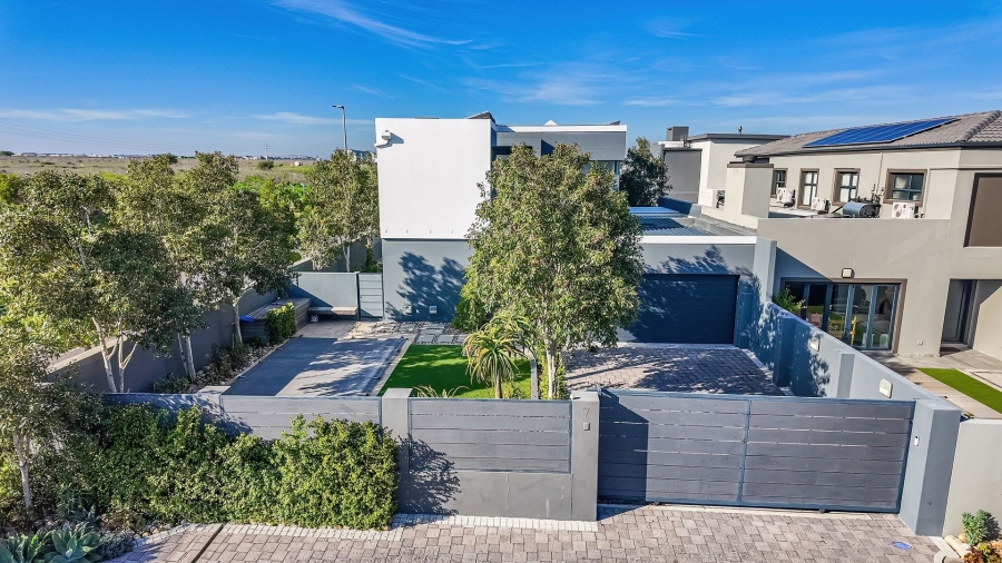 To Let 4 Bedroom Property for Rent in Sagewood Western Cape